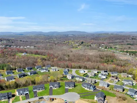 15 Dartmouth Drive Poughkeepsie NY 12603