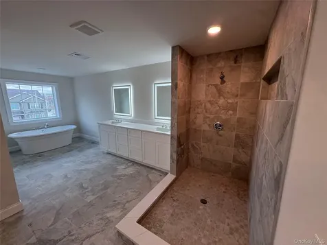 21 Dartmouth Drive Poughkeepsie NY 12603