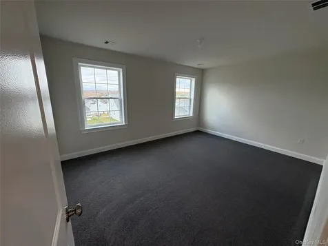 21 Dartmouth Drive Poughkeepsie NY 12603