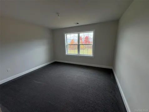 21 Dartmouth Drive Poughkeepsie NY 12603