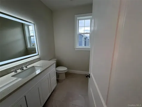 21 Dartmouth Drive Poughkeepsie NY 12603