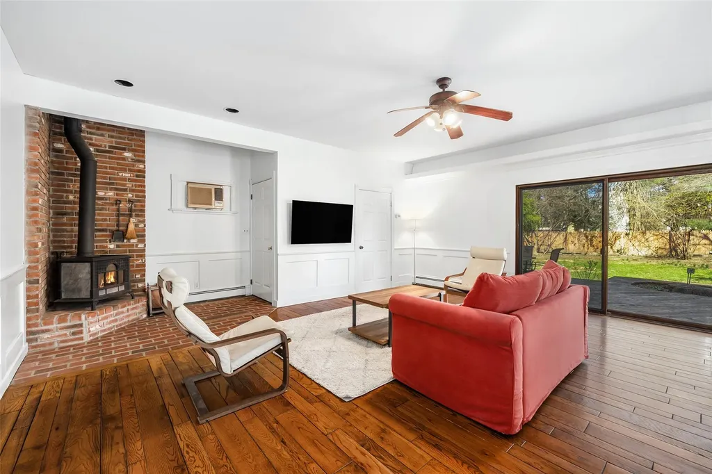 449 Melbourne Avenue Mamaroneck NY 10543