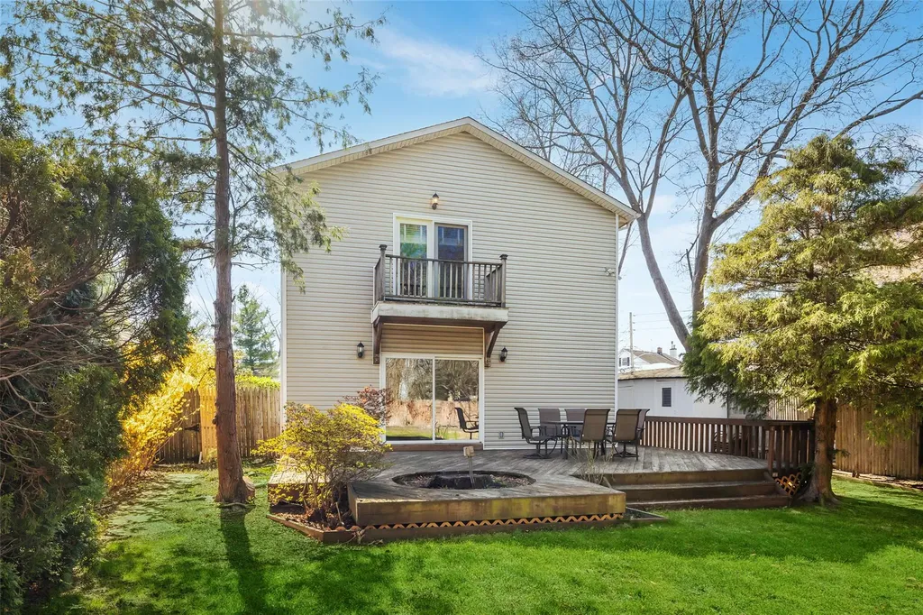 449 Melbourne Avenue Mamaroneck NY 10543