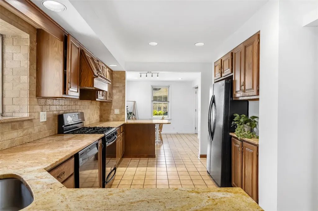 449 Melbourne Avenue Mamaroneck NY 10543