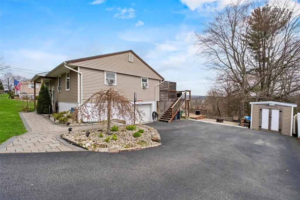 11 Trout Place Mahopac NY 10541