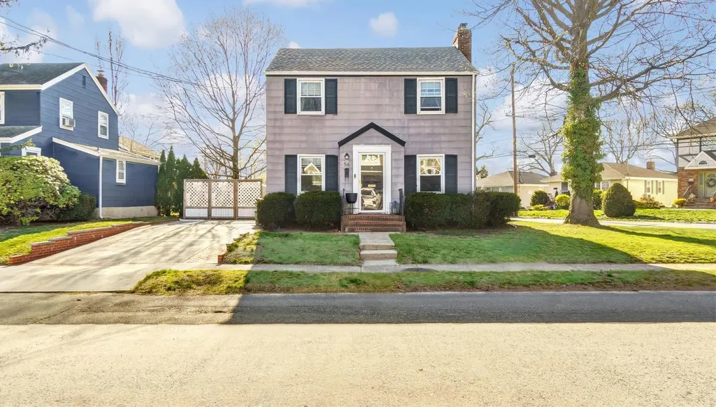 56 Winthrop Street Lynbrook NY 11563