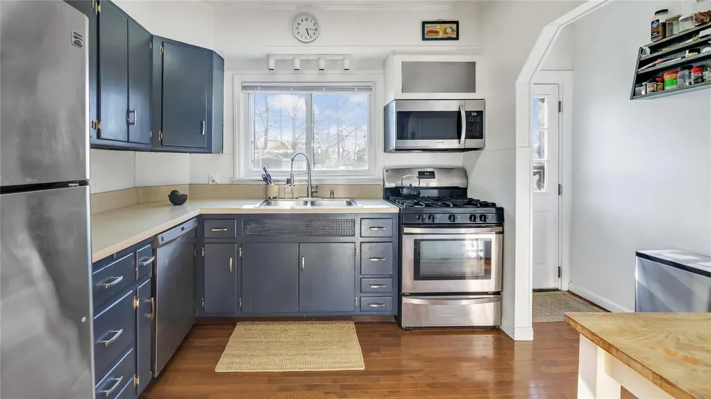 56 Winthrop Street Lynbrook NY 11563