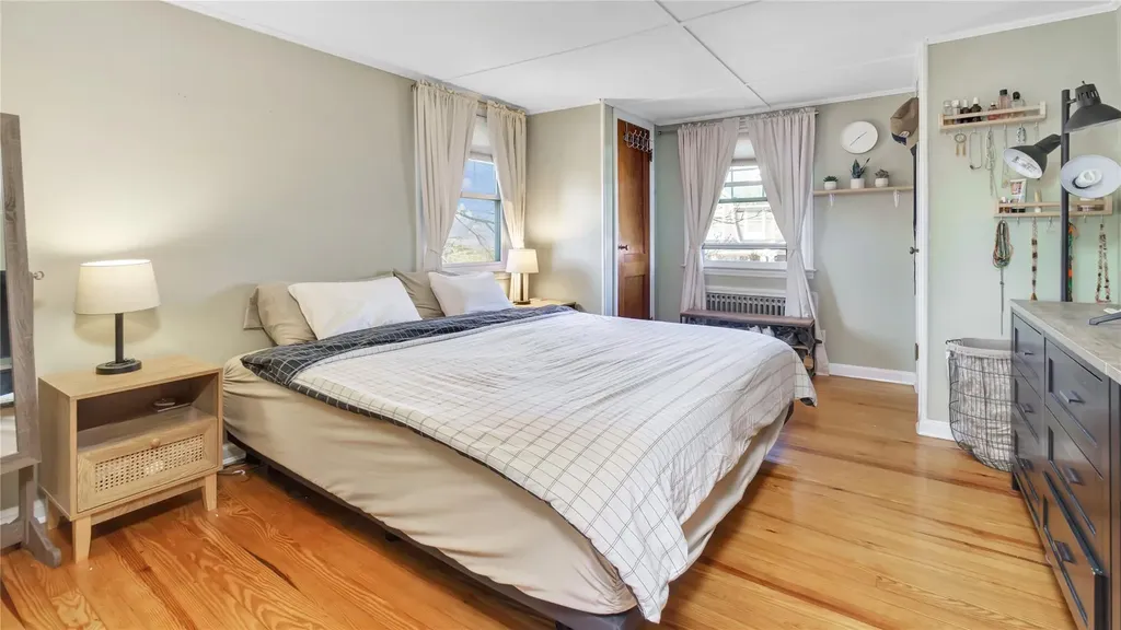 56 Winthrop Street Lynbrook NY 11563