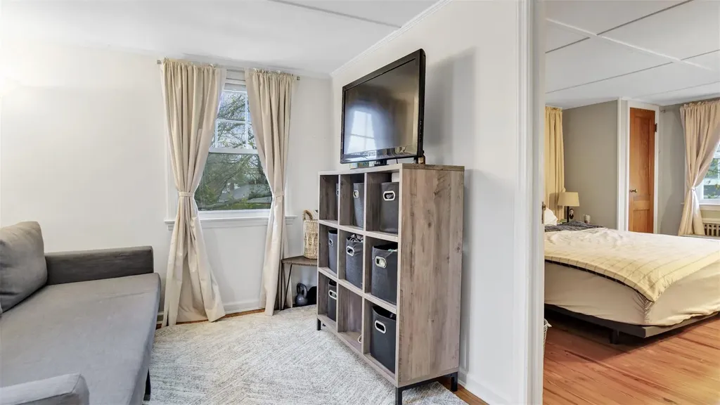 56 Winthrop Street Lynbrook NY 11563