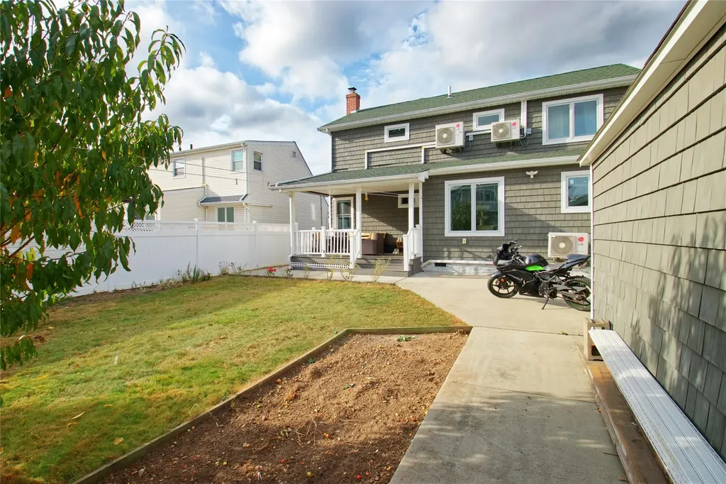 48 2nd Street New Hyde Park NY 11040