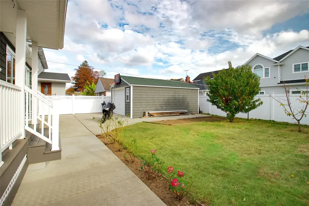 48 2nd Street New Hyde Park NY 11040