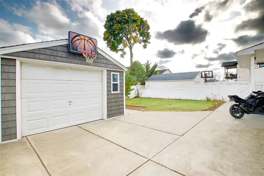 48 2nd Street New Hyde Park NY 11040