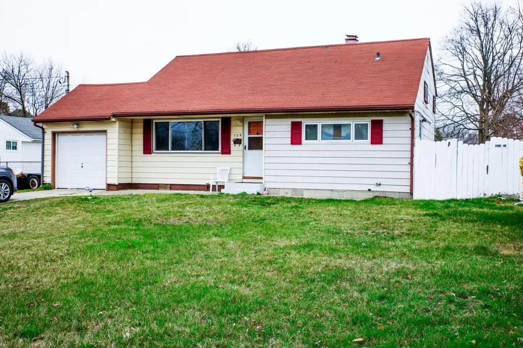129 2nd Avenue Brentwood NY 11717