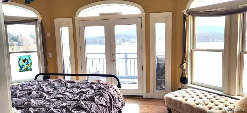 545 Shore Drive New Windsor NY 12553