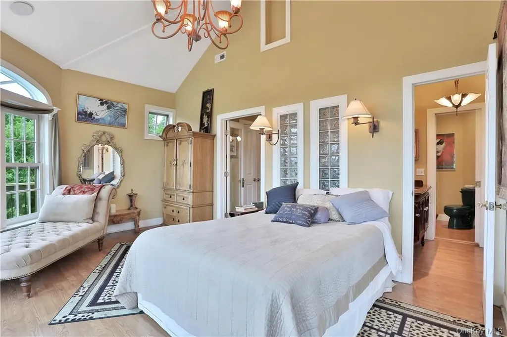 545 Shore Drive New Windsor NY 12553