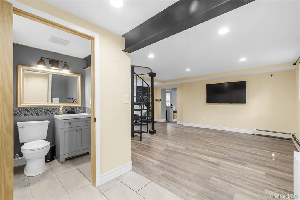 545 Shore Drive New Windsor NY 12553
