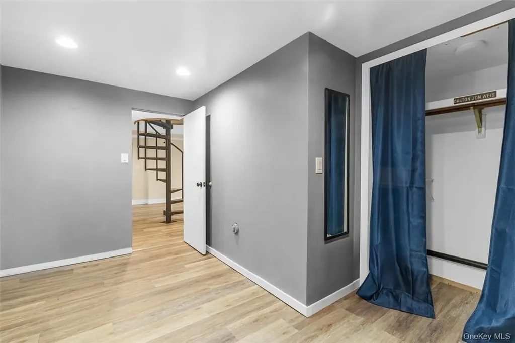 545 Shore Drive New Windsor NY 12553