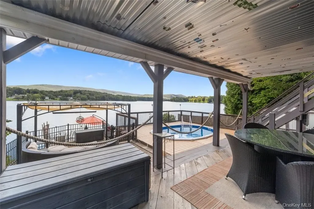 545 Shore Drive New Windsor NY 12553