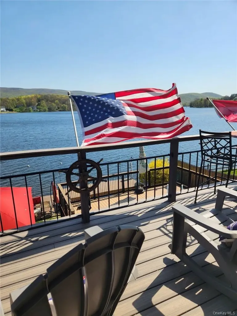 545 Shore Drive New Windsor NY 12553