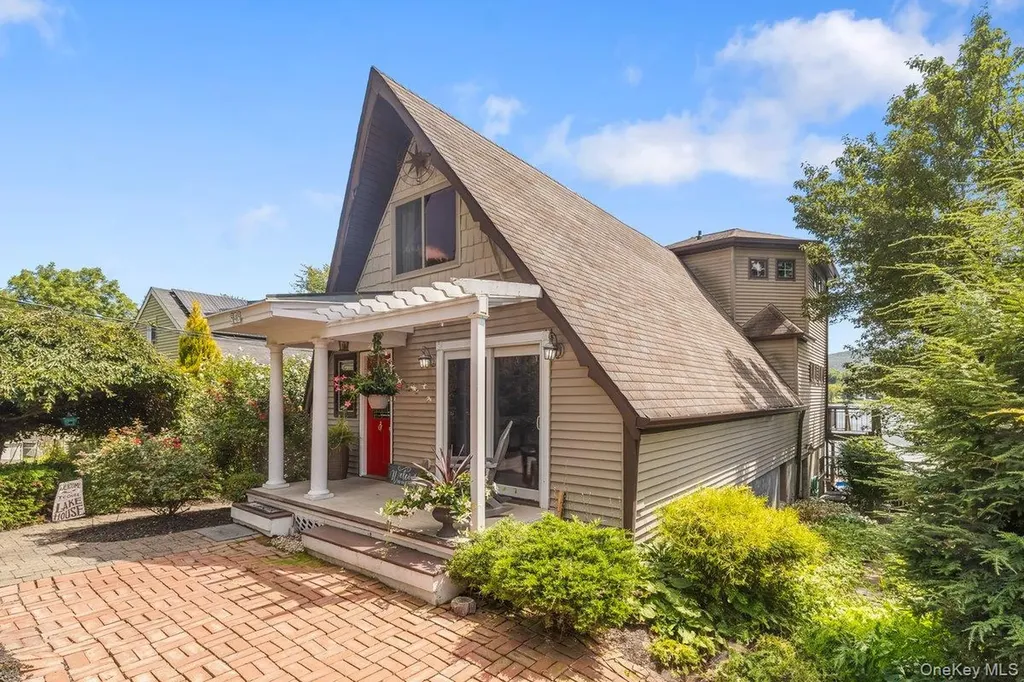 545 Shore Drive New Windsor NY 12553