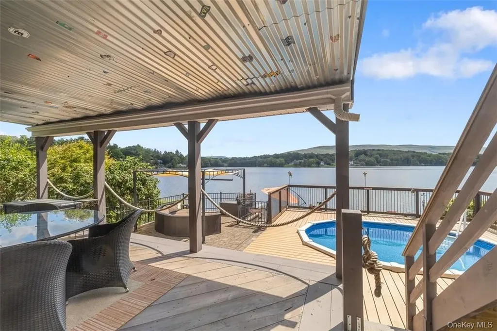 545 Shore Drive New Windsor NY 12553