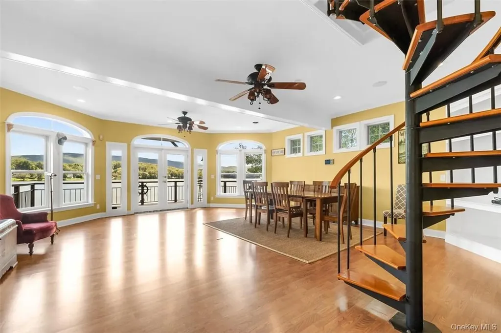 545 Shore Drive New Windsor NY 12553