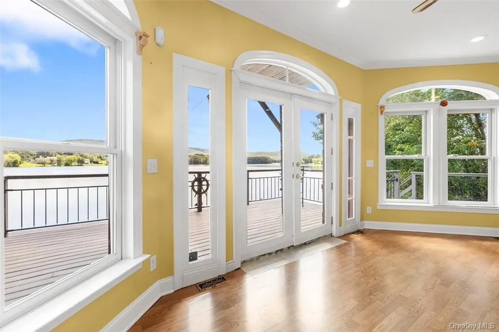 545 Shore Drive New Windsor NY 12553