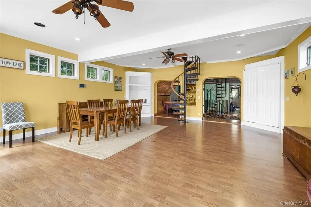 545 Shore Drive New Windsor NY 12553