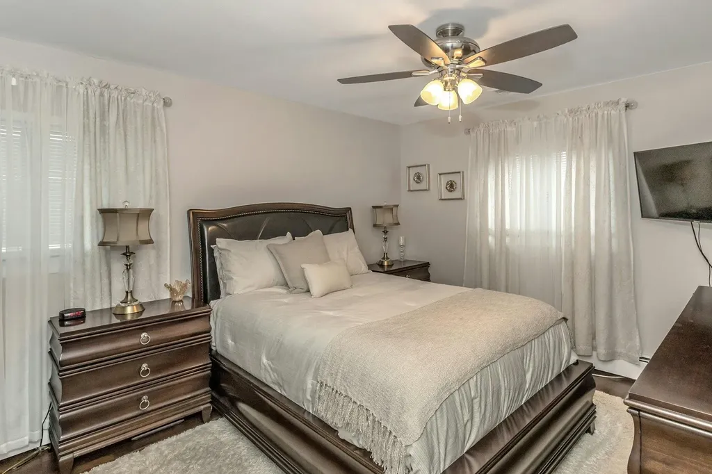 818 S Ocean Avenue Freeport NY 11520