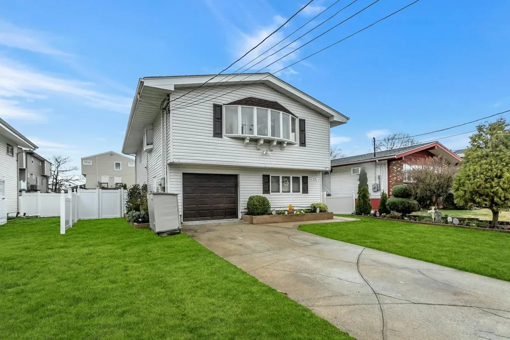 818 S Ocean Avenue Freeport NY 11520