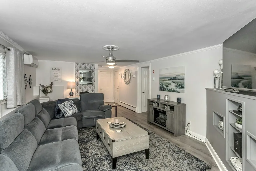 818 S Ocean Avenue Freeport NY 11520