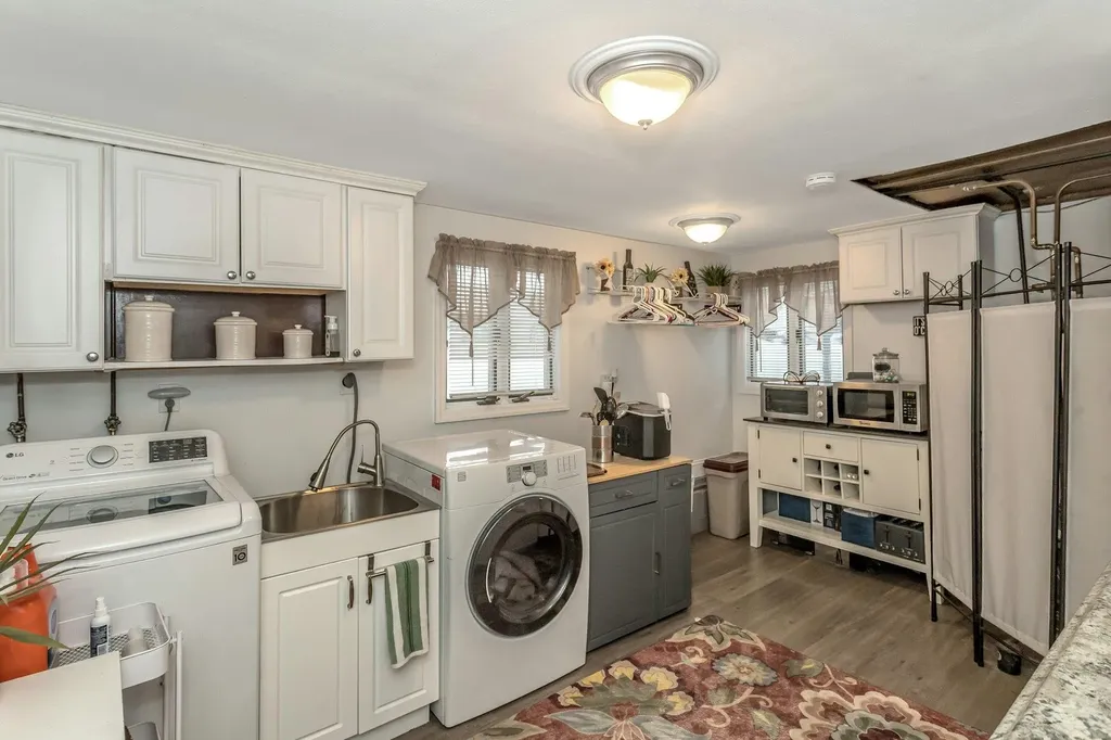 818 S Ocean Avenue Freeport NY 11520