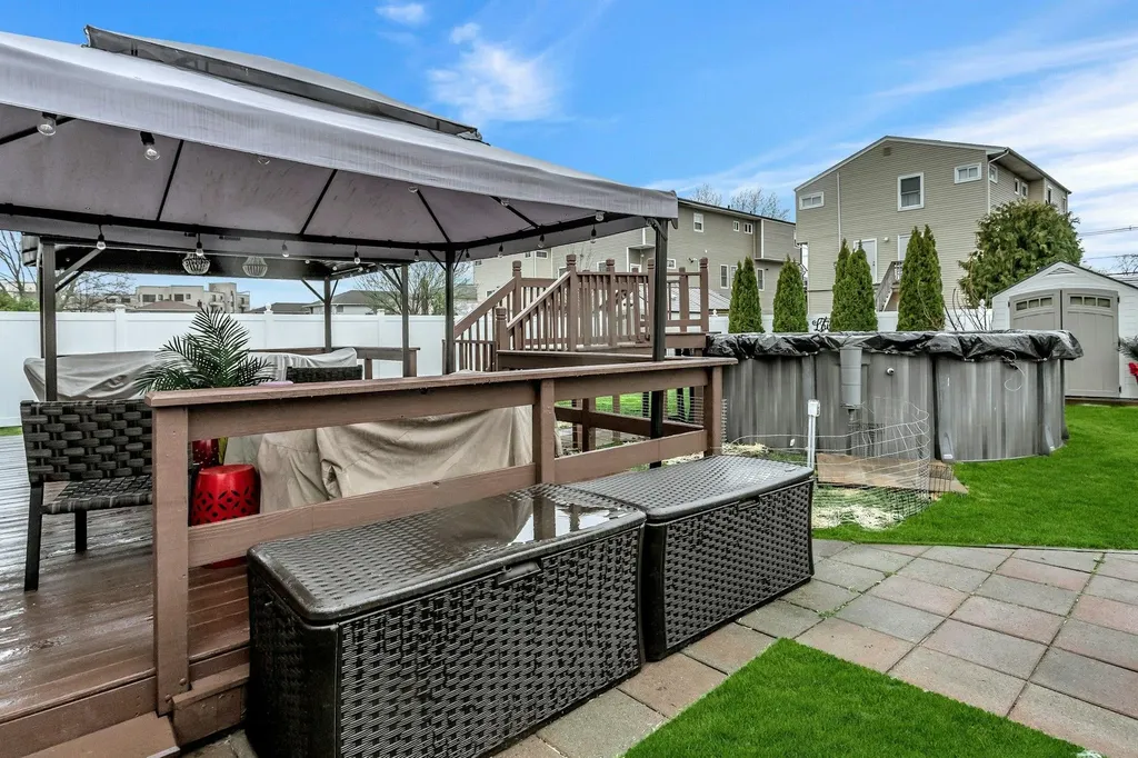 818 S Ocean Avenue Freeport NY 11520
