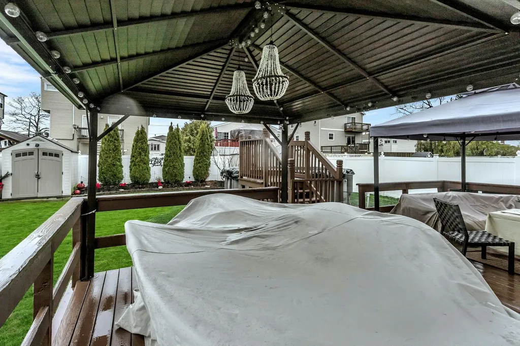818 S Ocean Avenue Freeport NY 11520