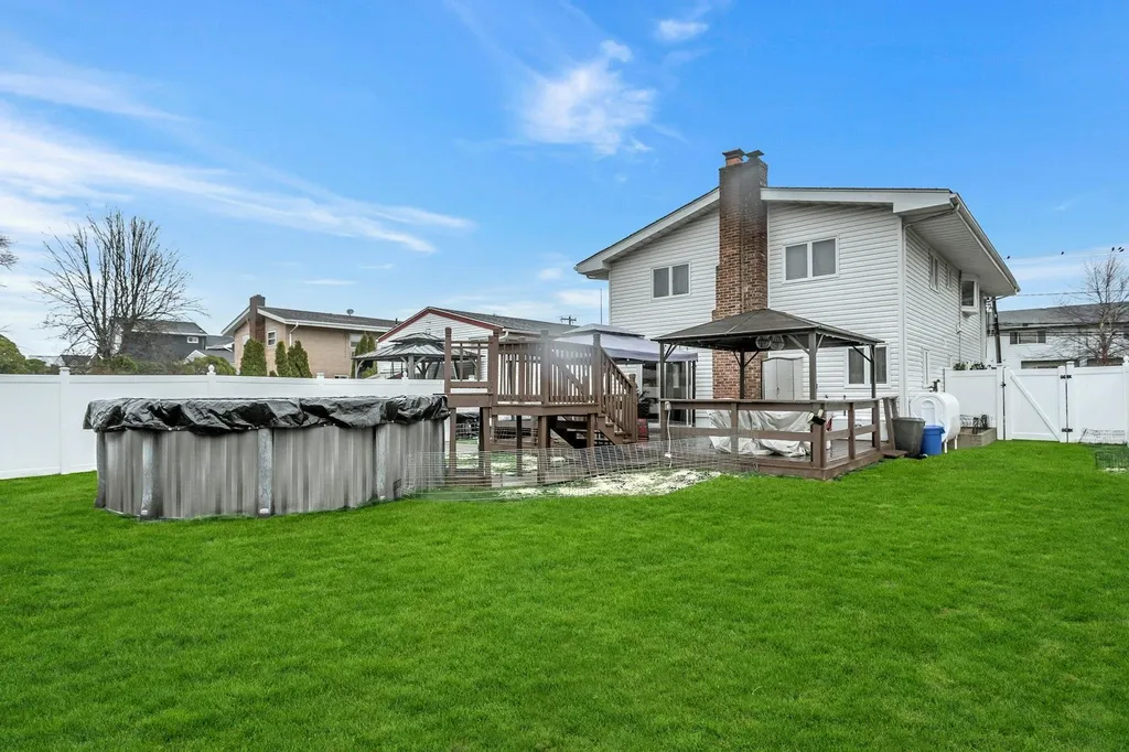 818 S Ocean Avenue Freeport NY 11520