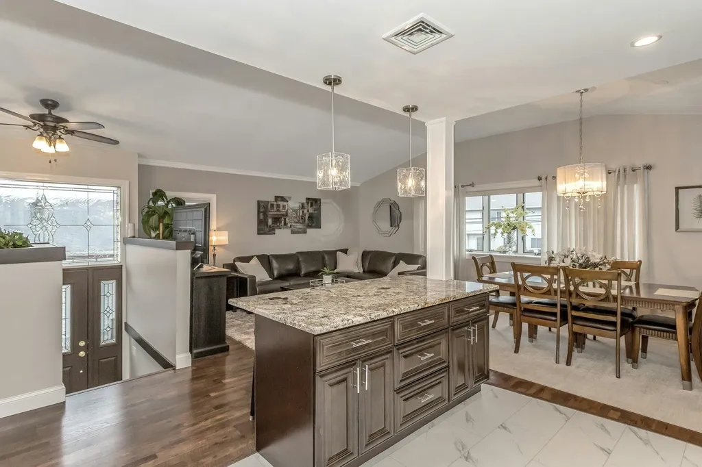 818 S Ocean Avenue Freeport NY 11520