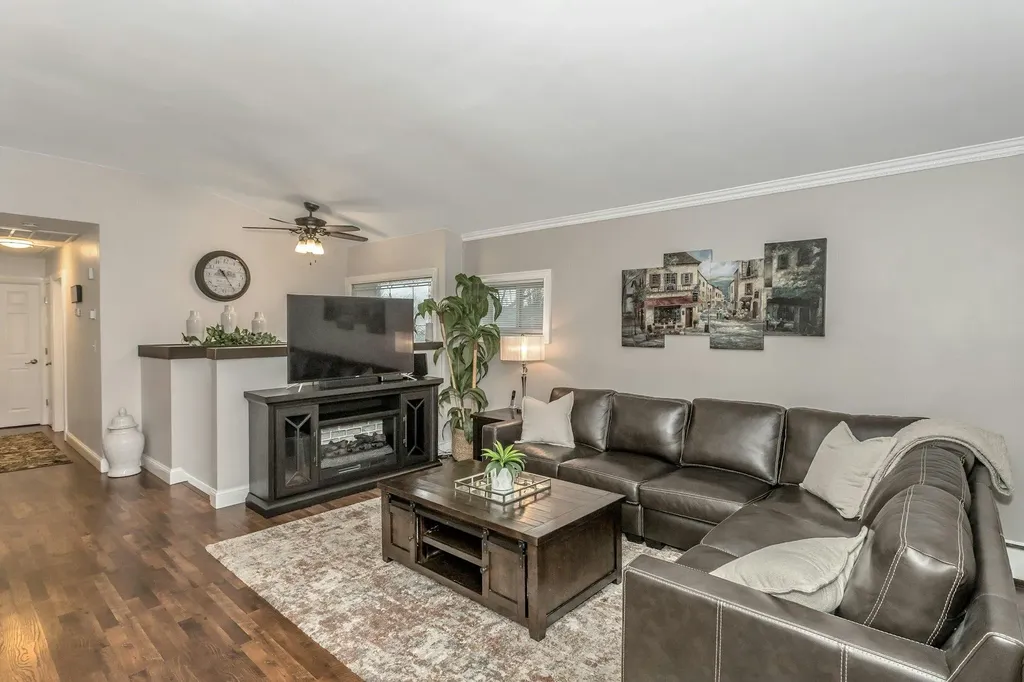 818 S Ocean Avenue Freeport NY 11520
