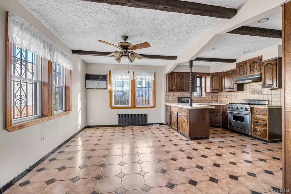 1242 Pawnee Place Bronx NY 10461