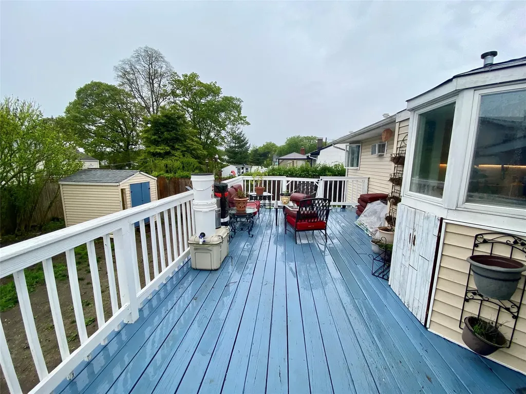 60 Danbury Street Bay Shore NY 11706