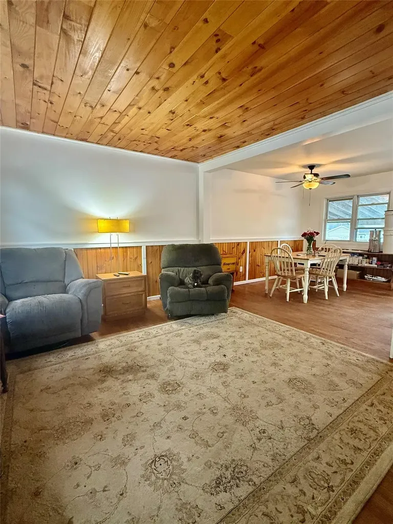 60 Danbury Street Bay Shore NY 11706