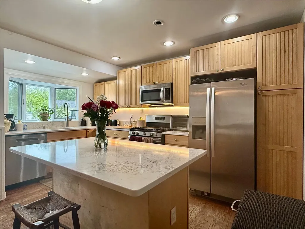 60 Danbury Street Bay Shore NY 11706