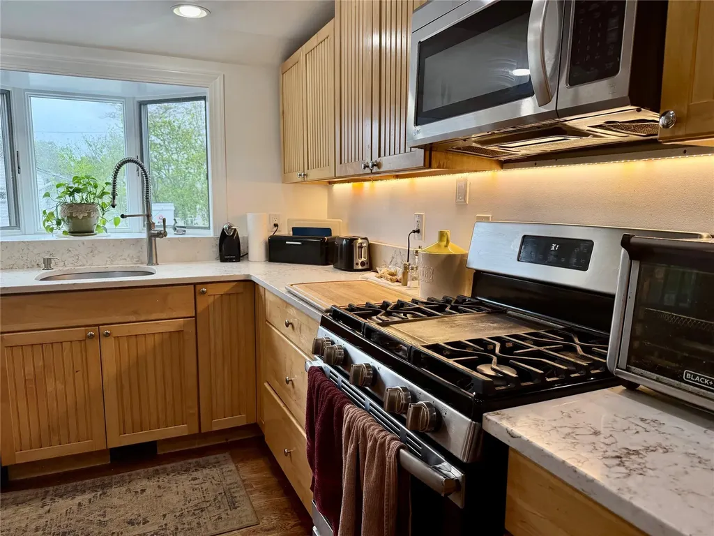 60 Danbury Street Bay Shore NY 11706