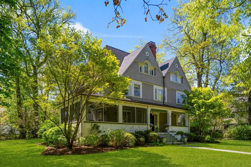 989 Edgewood Avenue Pelham NY 10803
