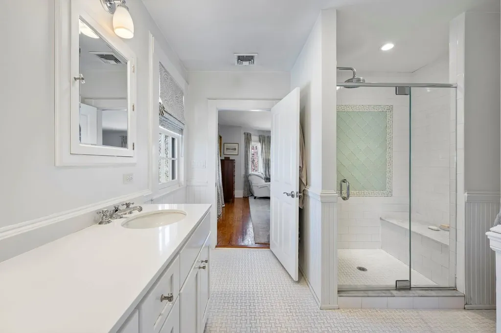 989 Edgewood Avenue Pelham NY 10803