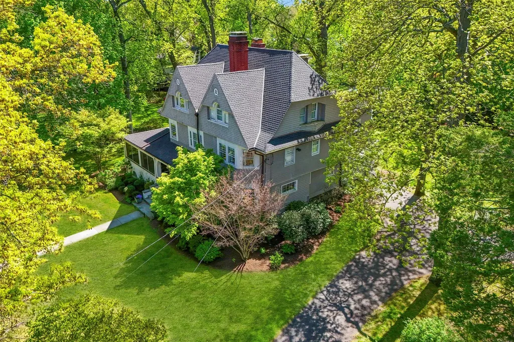 989 Edgewood Avenue Pelham NY 10803