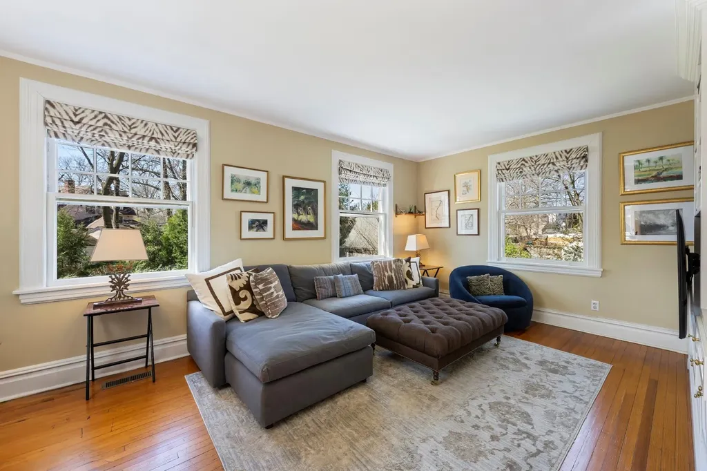 989 Edgewood Avenue Pelham NY 10803