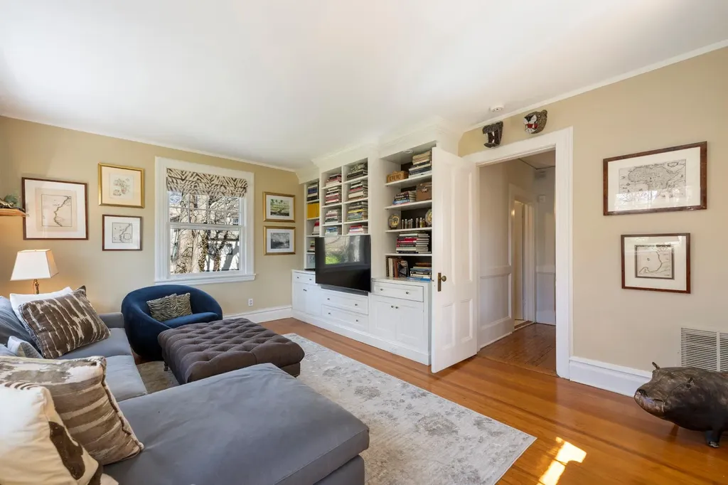 989 Edgewood Avenue Pelham NY 10803