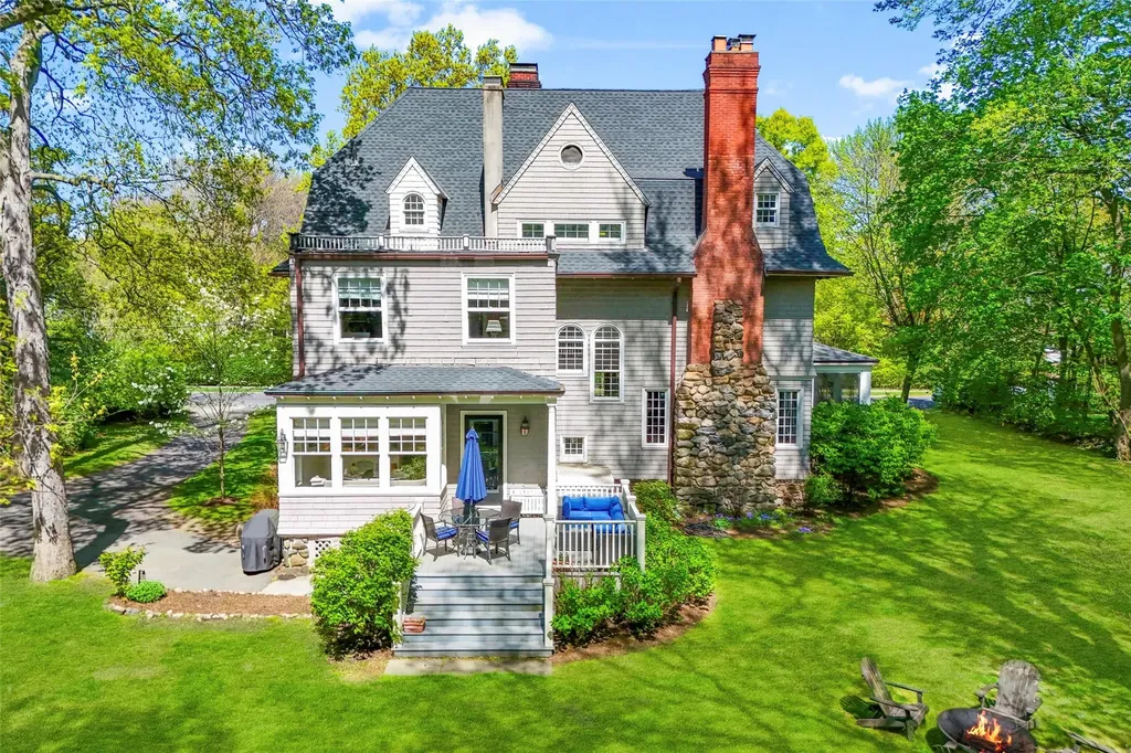 989 Edgewood Avenue Pelham NY 10803