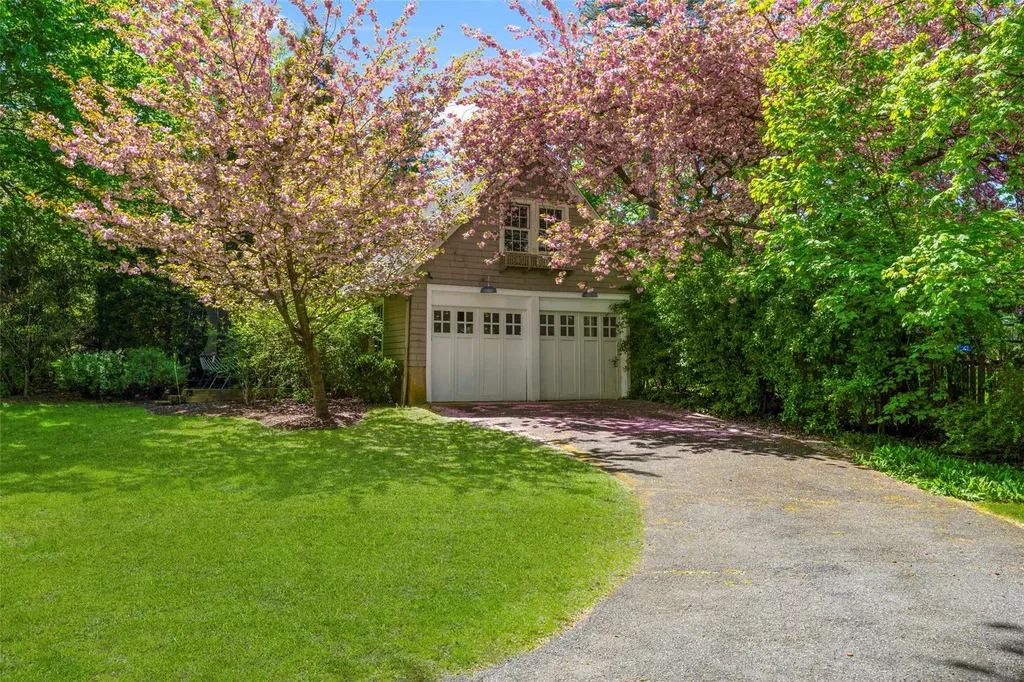 989 Edgewood Avenue Pelham NY 10803