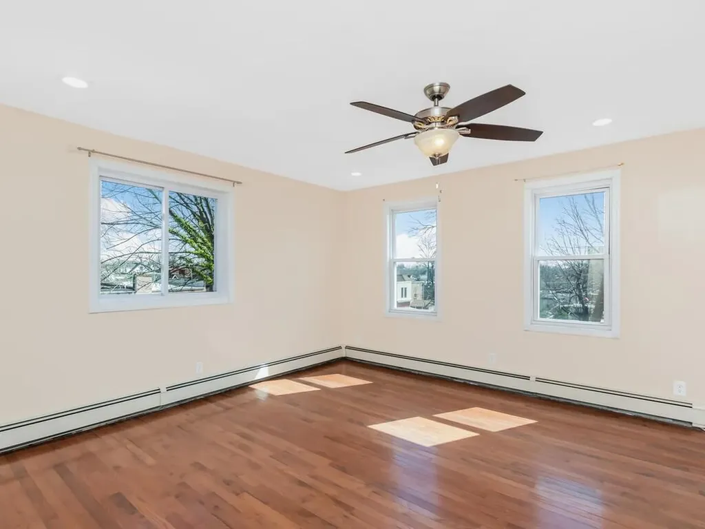 1029 E 230th Street Bronx NY 10466